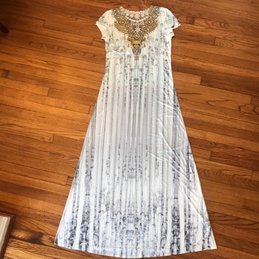 Long printed dress with lace and crystals Large